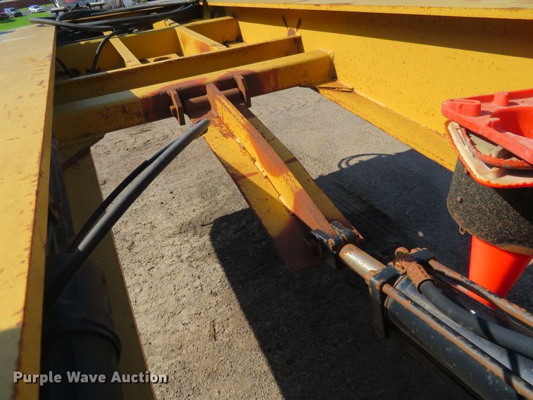 image for item DE6853 1997 Landoll Easy Hooker equipment trailer