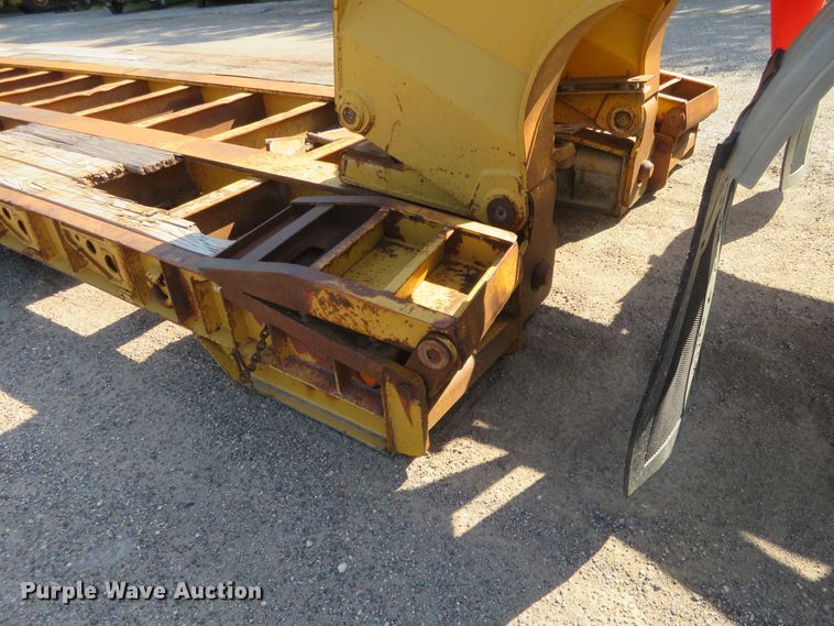 image for item DE6853 1997 Landoll Easy Hooker equipment trailer