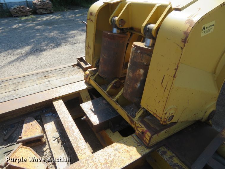 image for item DE6853 1997 Landoll Easy Hooker equipment trailer