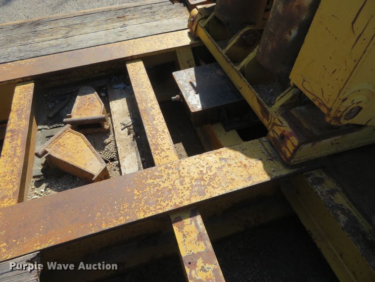 image for item DE6853 1997 Landoll Easy Hooker equipment trailer