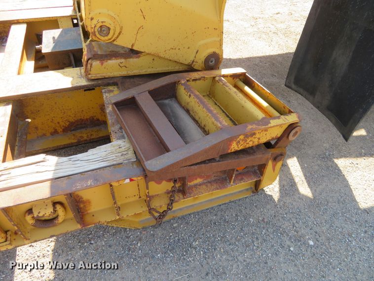 image for item DE6853 1997 Landoll Easy Hooker equipment trailer