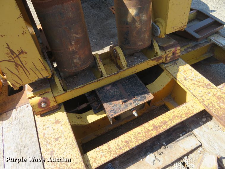 image for item DE6853 1997 Landoll Easy Hooker equipment trailer