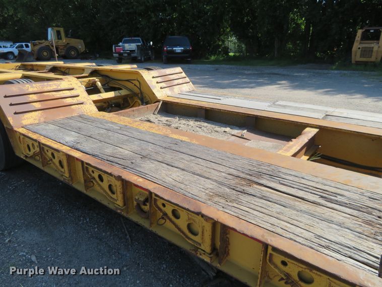 image for item DE6853 1997 Landoll Easy Hooker equipment trailer