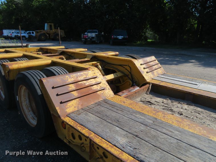 image for item DE6853 1997 Landoll Easy Hooker equipment trailer