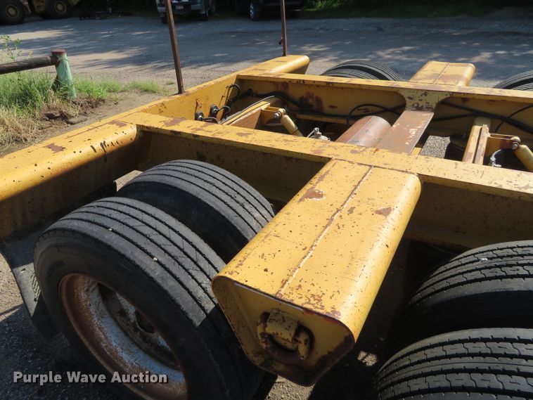 image for item DE6853 1997 Landoll Easy Hooker equipment trailer
