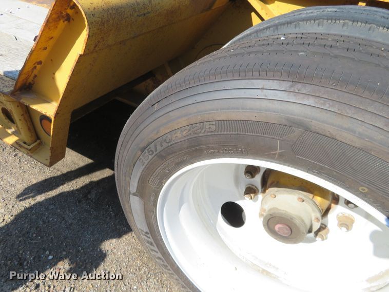 image for item DE6853 1997 Landoll Easy Hooker equipment trailer