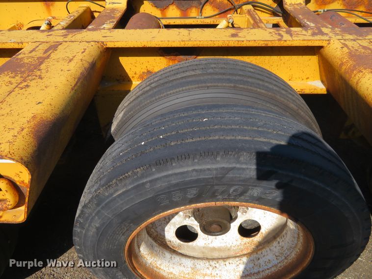 image for item DE6853 1997 Landoll Easy Hooker equipment trailer