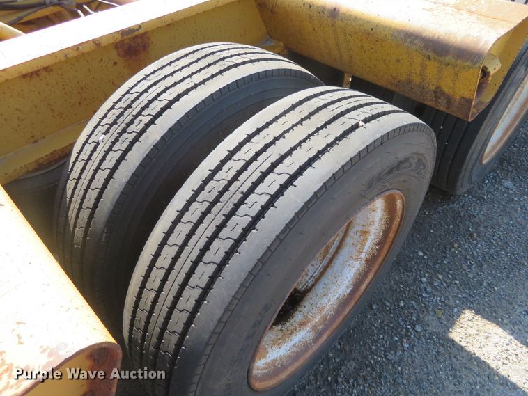 image for item DE6853 1997 Landoll Easy Hooker equipment trailer