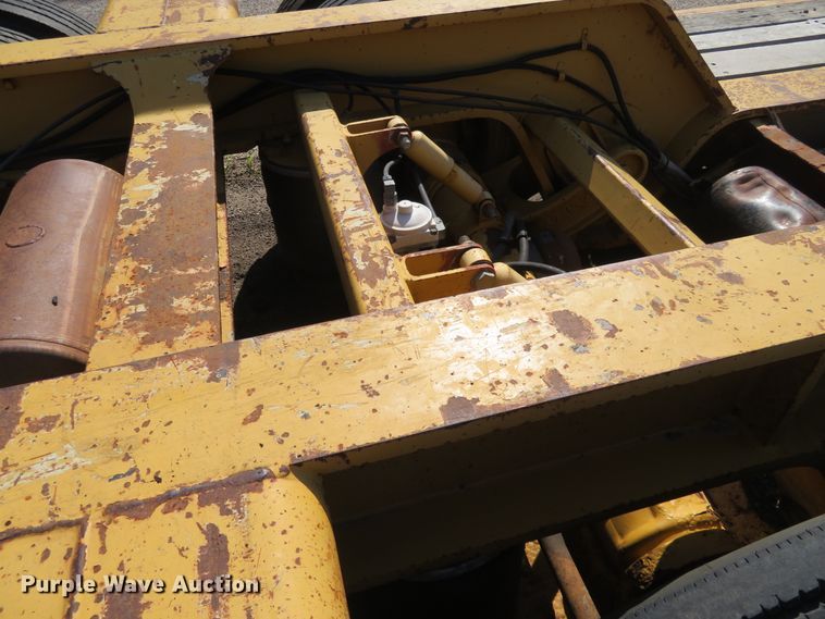 image for item DE6853 1997 Landoll Easy Hooker equipment trailer