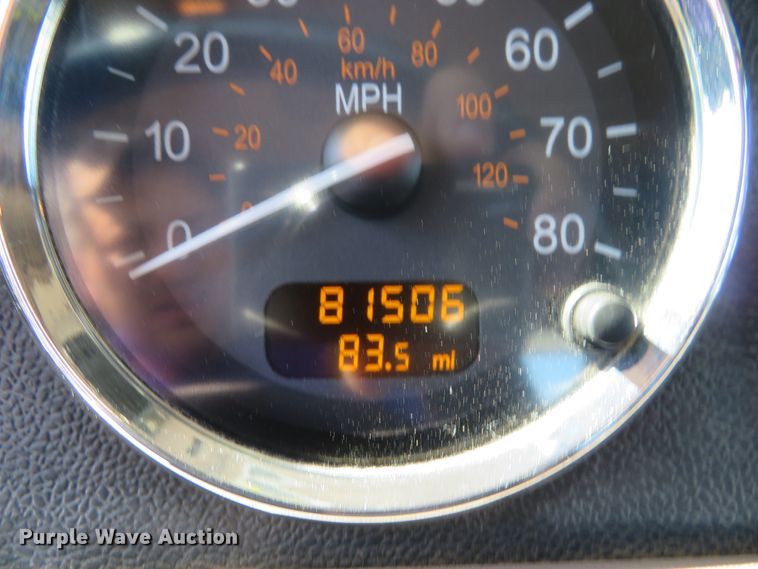 image for item DE6854 2013 Peterbilt 388 semi truck