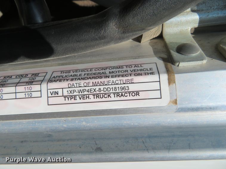 image for item DE6854 2013 Peterbilt 388 semi truck