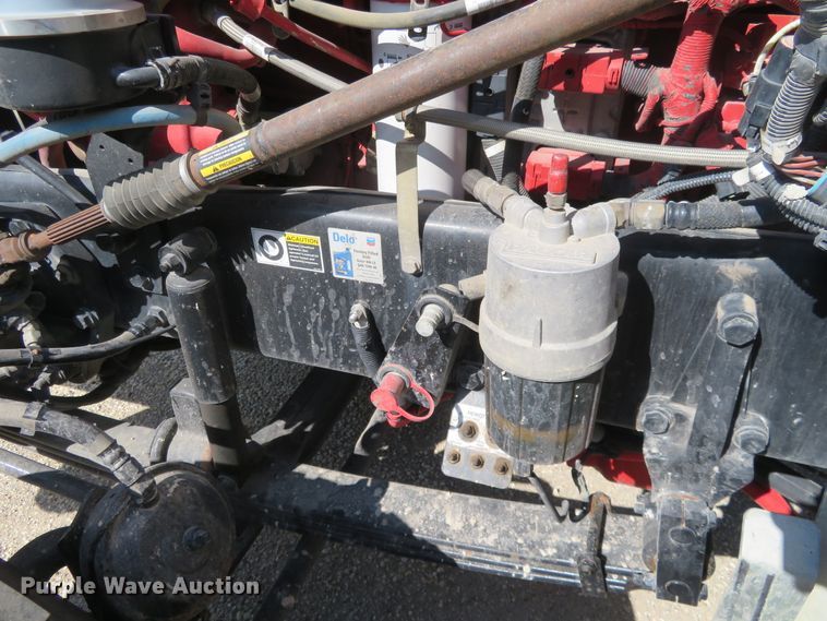 image for item DE6854 2013 Peterbilt 388 semi truck