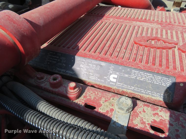 image for item DE6854 2013 Peterbilt 388 semi truck