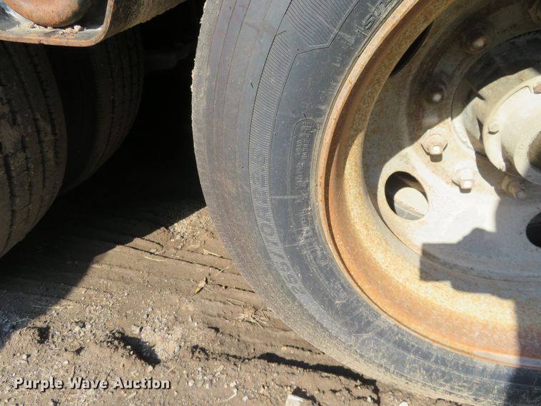 image for item DE6855 1997 Landoll Easy Hooker equipment trailer