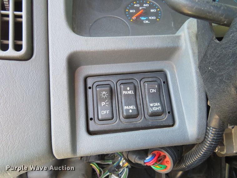 image for item DE6858 2007 International 8600 semi truck