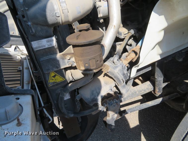 image for item DE6858 2007 International 8600 semi truck