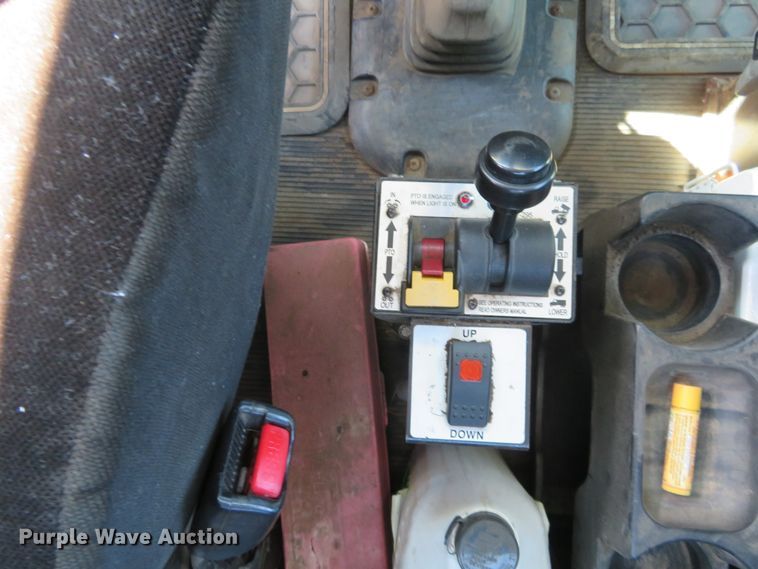 image for item DE6860 2012 Peterbilt 386 semi truck