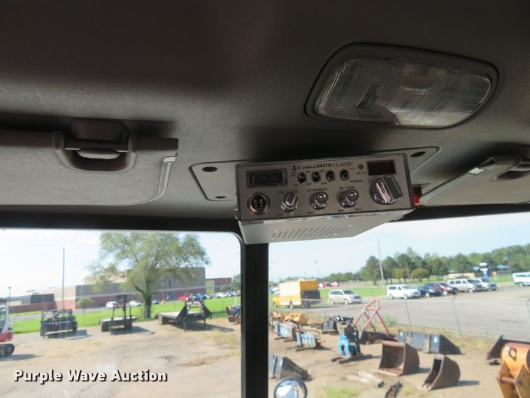 image for item DE6860 2012 Peterbilt 386 semi truck