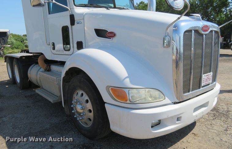 image for item DE6860 2012 Peterbilt 386 semi truck