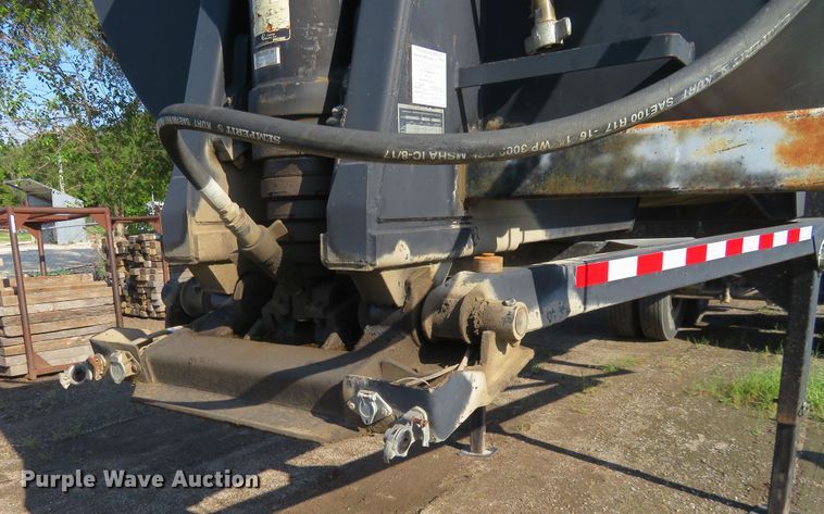 image for item DE6861 2001 CTS end dump trailer