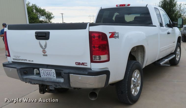 image for item EQ9284 2011 GMC Sierra 3500HD SLE Ext. Cab pickup truck