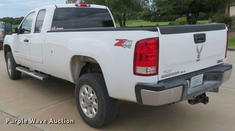 image for item EQ9284 2011 GMC Sierra 3500HD SLE Ext. Cab pickup truck