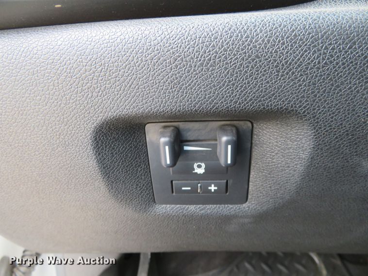 image for item EQ9284 2011 GMC Sierra 3500HD SLE Ext. Cab pickup truck