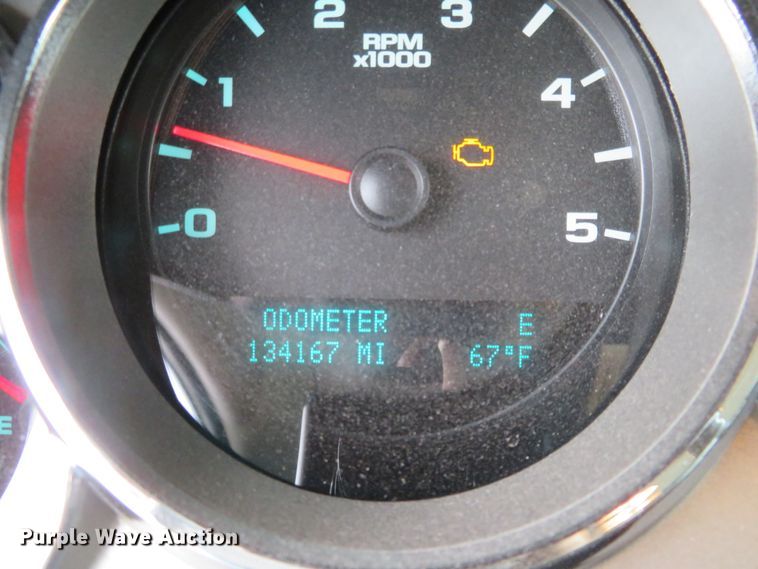 image for item EQ9284 2011 GMC Sierra 3500HD SLE Ext. Cab pickup truck