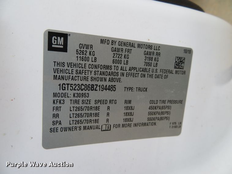 image for item EQ9284 2011 GMC Sierra 3500HD SLE Ext. Cab pickup truck