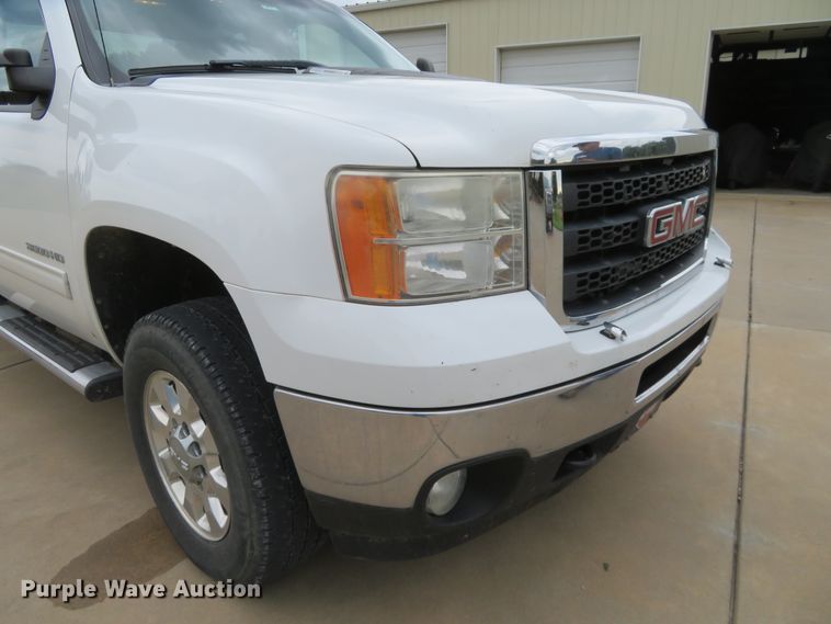 image for item EQ9284 2011 GMC Sierra 3500HD SLE Ext. Cab pickup truck