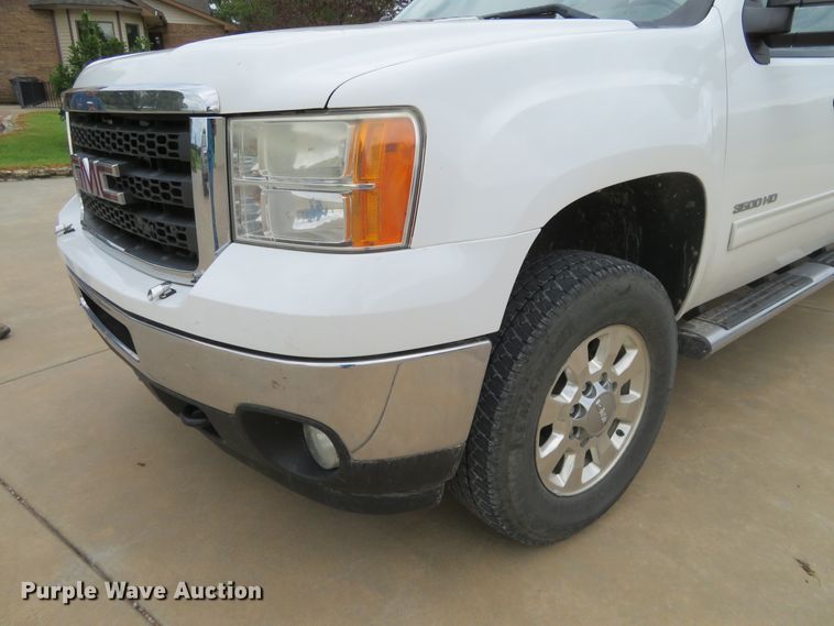 image for item EQ9284 2011 GMC Sierra 3500HD SLE Ext. Cab pickup truck