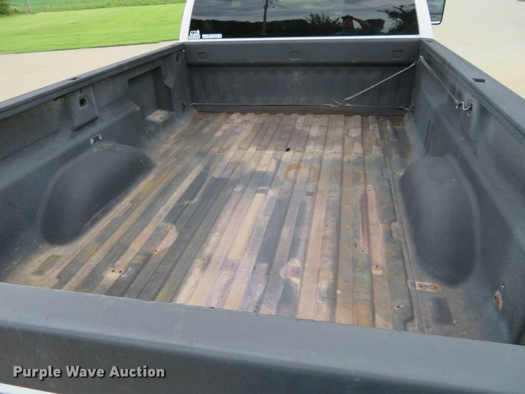 image for item EQ9284 2011 GMC Sierra 3500HD SLE Ext. Cab pickup truck