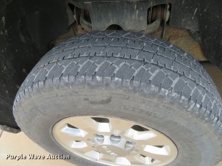 image for item EQ9284 2011 GMC Sierra 3500HD SLE Ext. Cab pickup truck