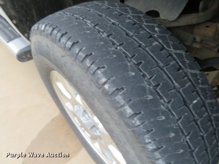 image for item EQ9284 2011 GMC Sierra 3500HD SLE Ext. Cab pickup truck