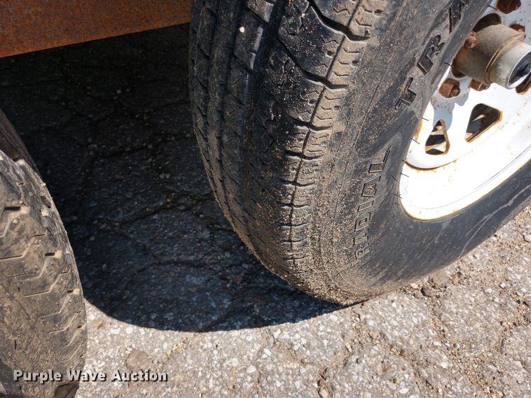 image for item FV9056 1998 Doolittle enclosed cargo trailer