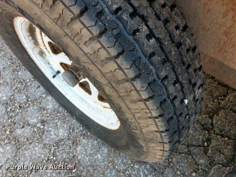 image for item FV9056 1998 Doolittle enclosed cargo trailer