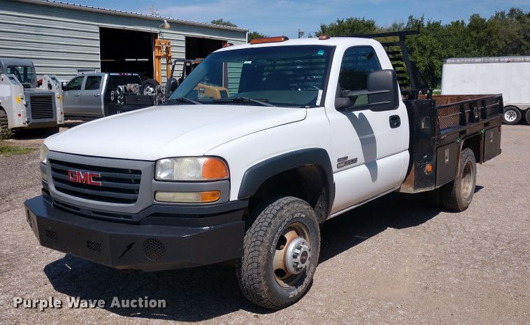 image for item FV9057 2006 GMC Sierra 3500HD flatbed pickup truck