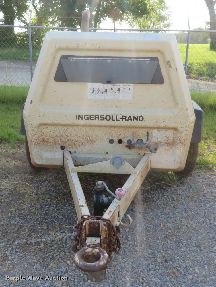 image for item FV9064 1993 Ingersoll Rand P185CWJD air compressor