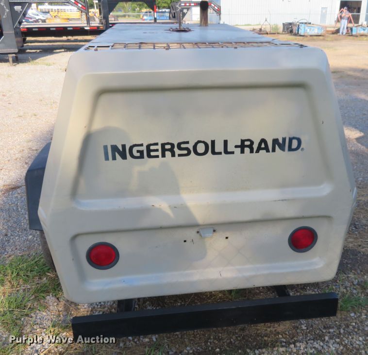 image for item FV9064 1993 Ingersoll Rand P185CWJD air compressor
