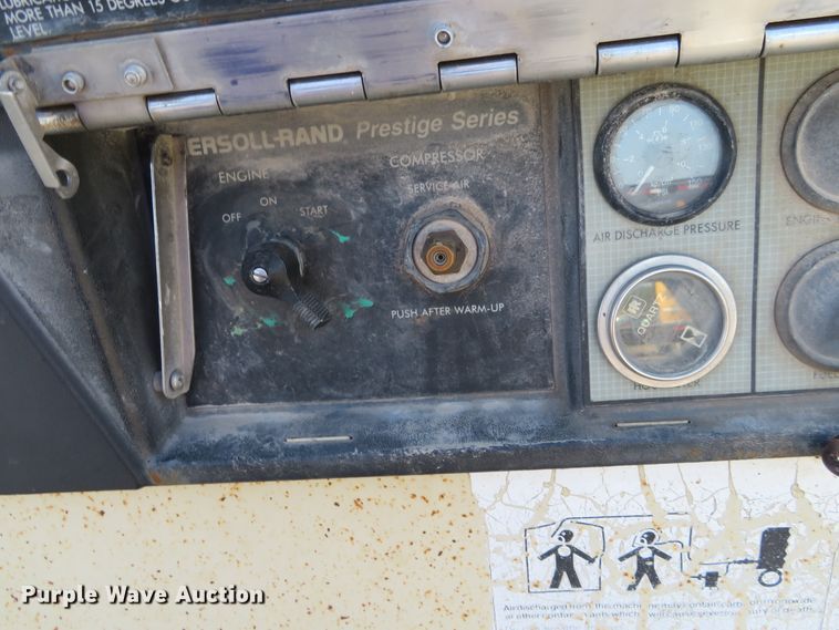 image for item FV9064 1993 Ingersoll Rand P185CWJD air compressor