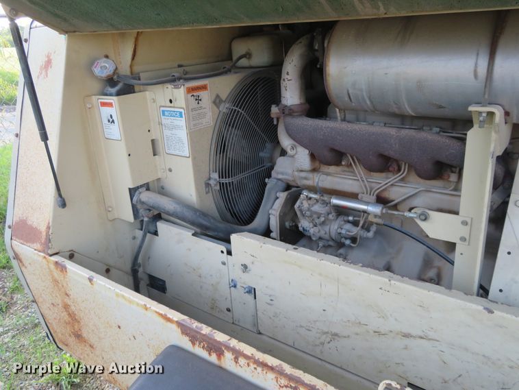 image for item FV9064 1993 Ingersoll Rand P185CWJD air compressor