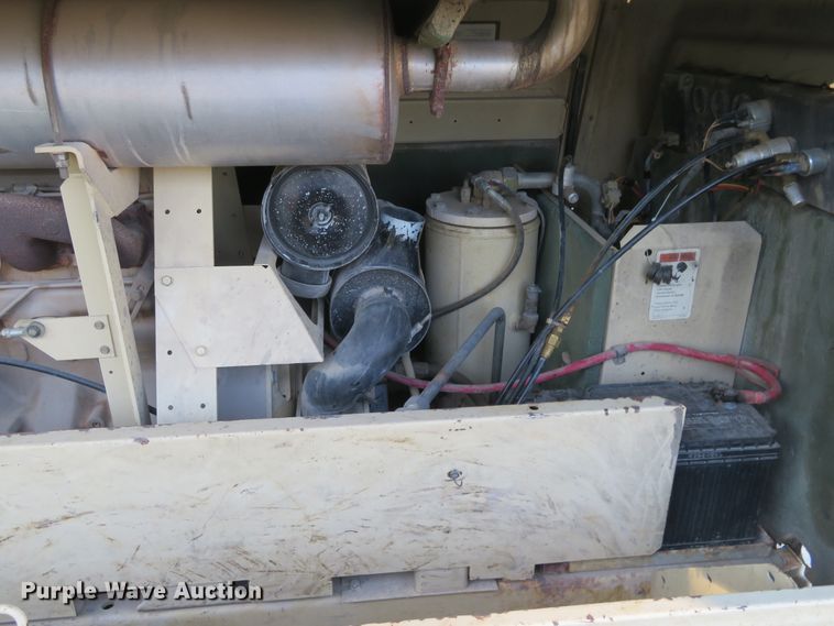 image for item FV9064 1993 Ingersoll Rand P185CWJD air compressor