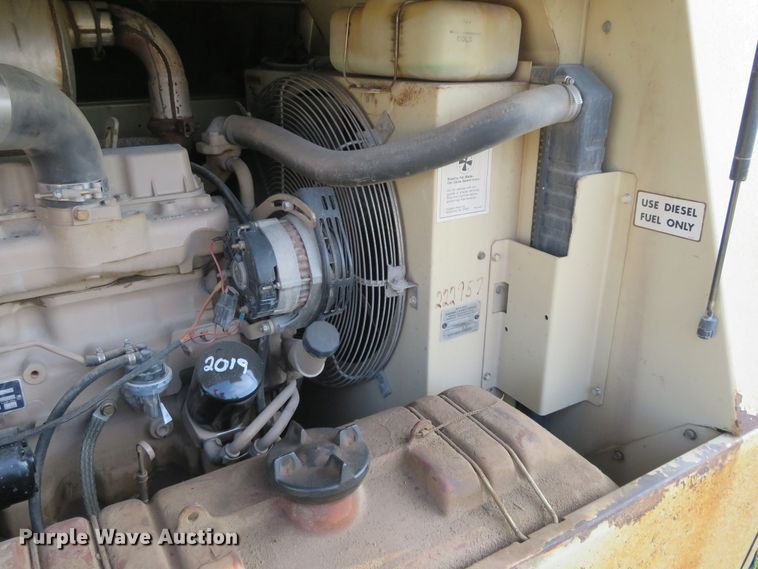 image for item FV9064 1993 Ingersoll Rand P185CWJD air compressor