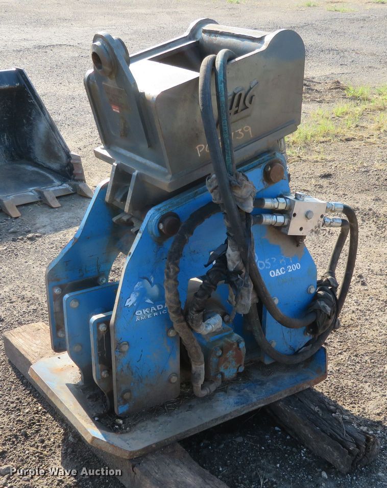 image for item FV9081 Okada OAC-200 plate compactor