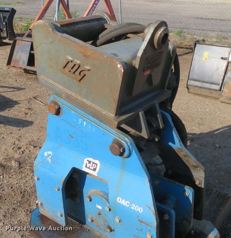 image for item FV9081 Okada OAC-200 plate compactor