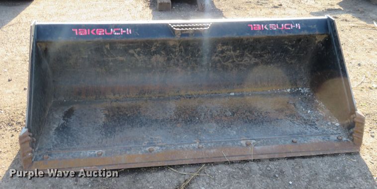 image for item FV9082 2014 Takeuchi 81"W skid steer bucket