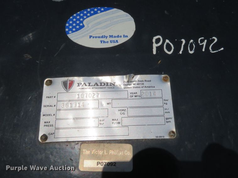 image for item FV9082 2014 Takeuchi 81"W skid steer bucket