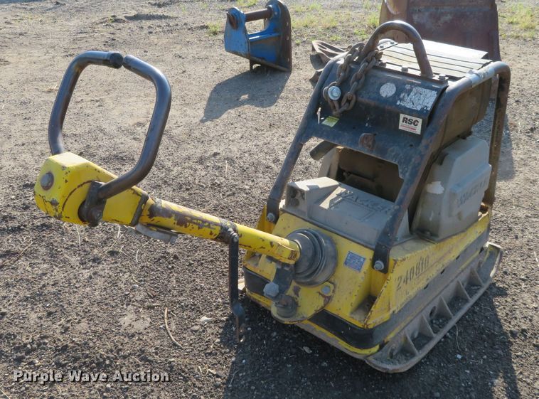 image for item FV9087 Wacker DPU6055 plate compactor