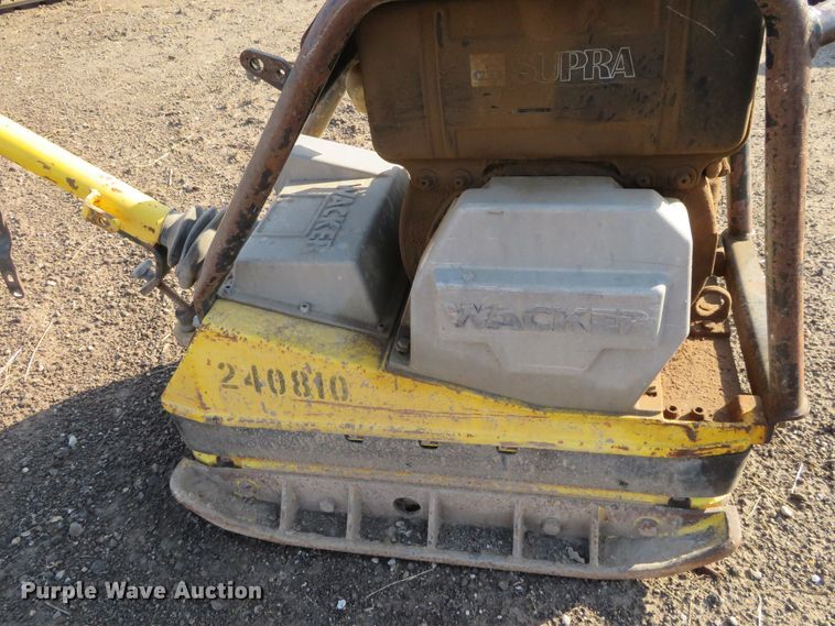 image for item FV9087 Wacker DPU6055 plate compactor