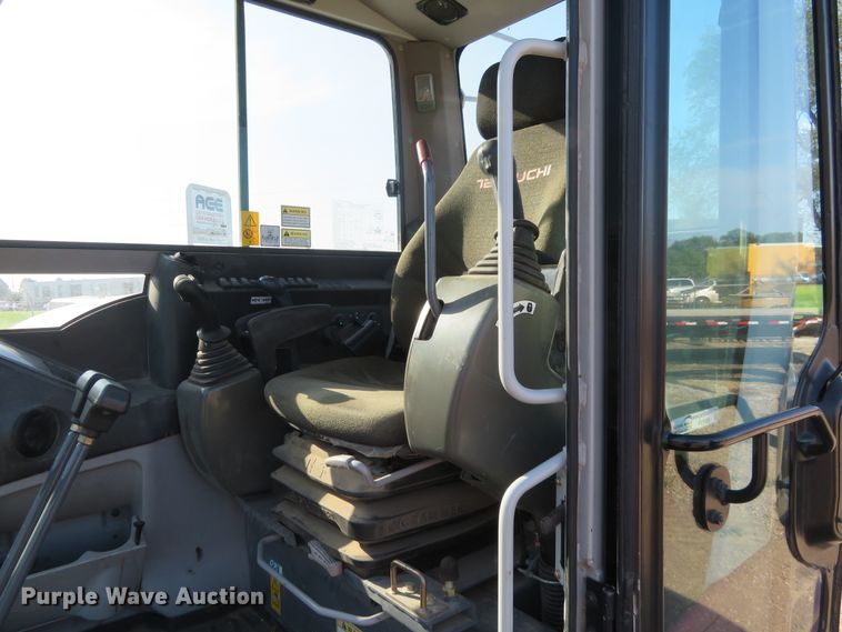 image for item FV9089 2013 Takeuchi TB285 mini excavator